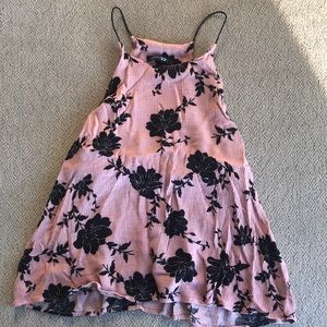 Halter crop top, dull pink with elastic straps